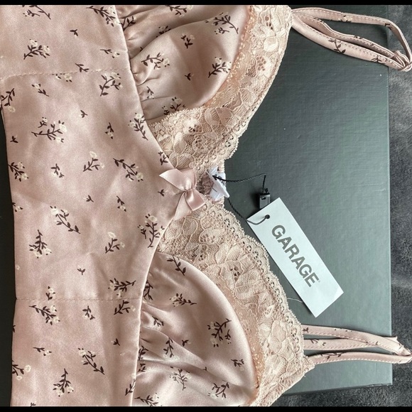 Trendy clothing bundle - Picture 2 of 5